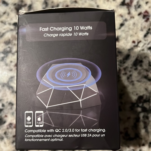 Xoopar Geo Dock wireless charger - Picture 4 of 5